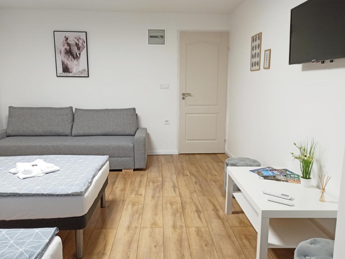 Grafit Apartmanok Hajdúnánás Eksteriør billede